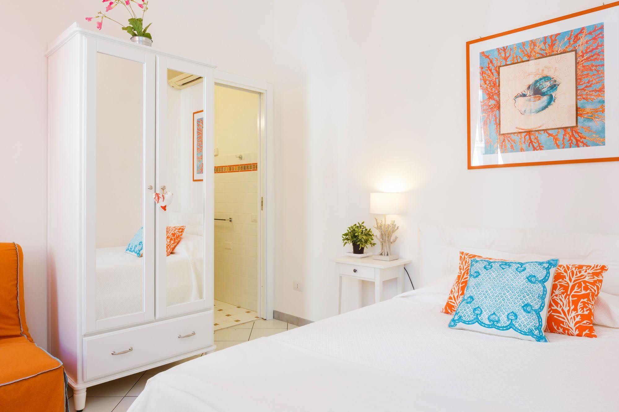 B&B Piazza Fratti Civitavecchia Ngoại thất bức ảnh